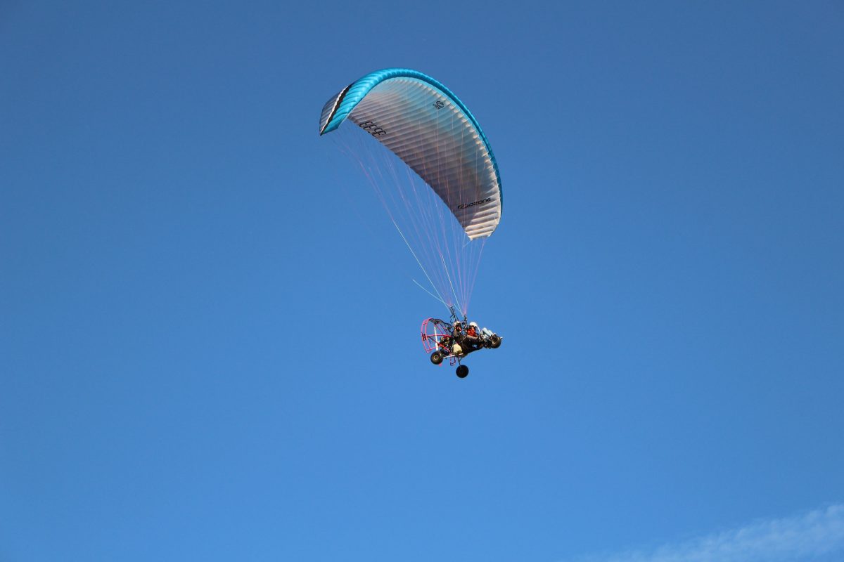 Baptême de l'air en parapente à moteur