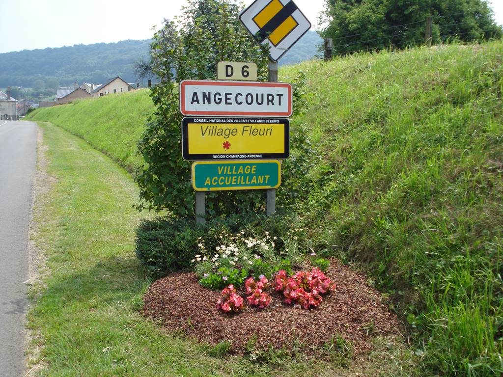 ANGECOURT, Village Fleuri "1 Fleur"