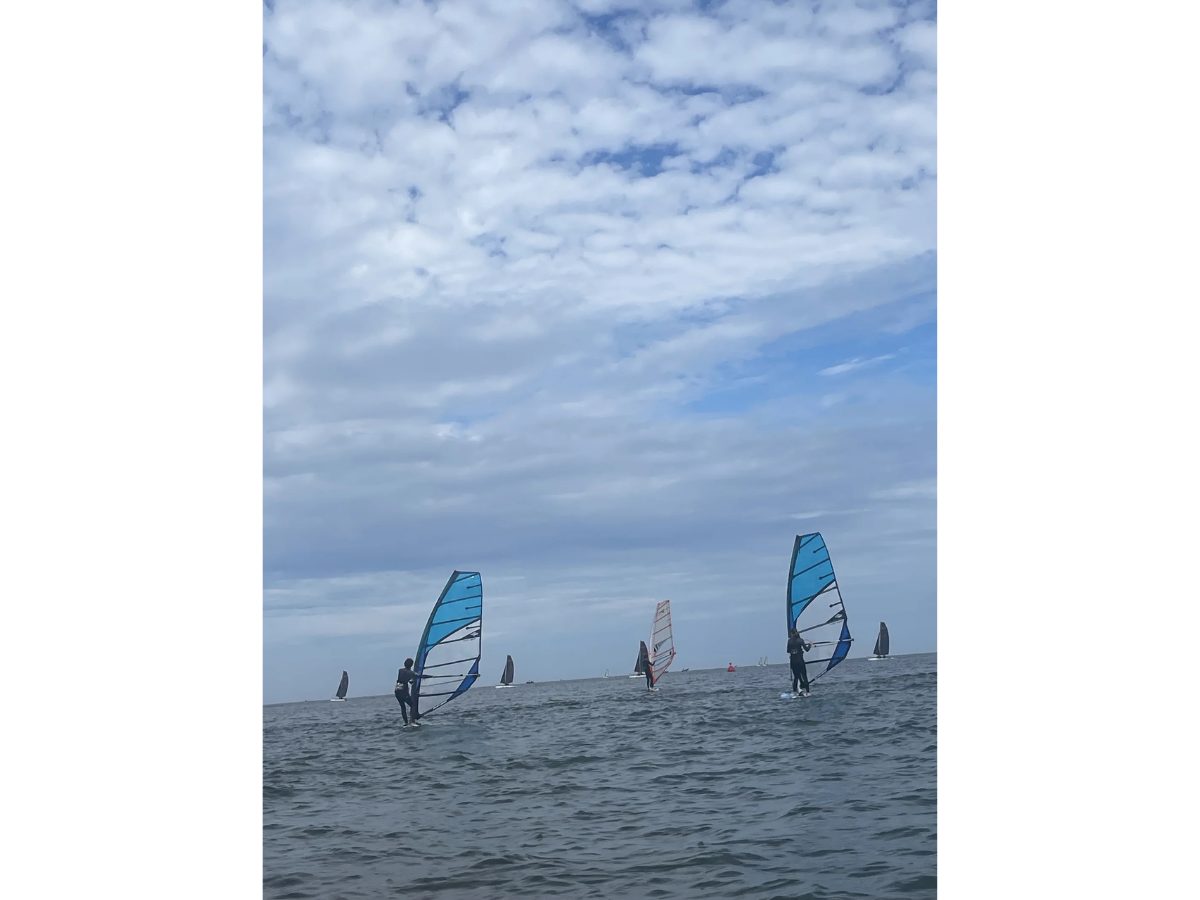 Entraînements trimestriels de planche à voile avec le Club Nautique de Trouville Hennequeville CNTH