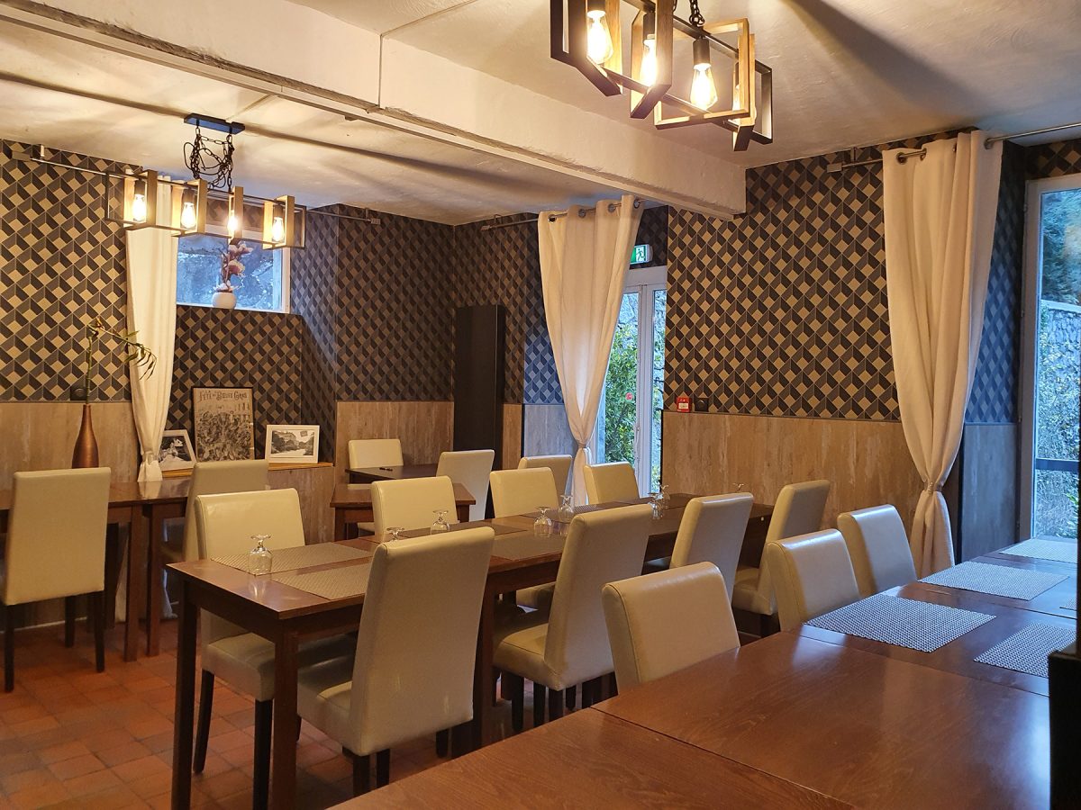 Auberge La Caverne