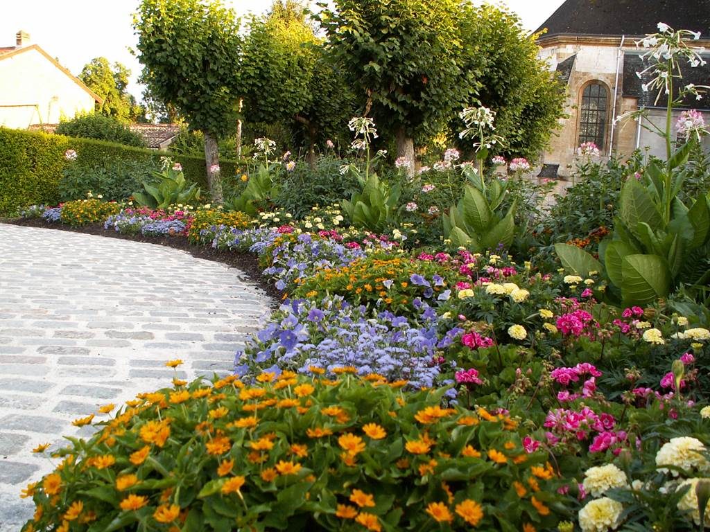Juniville - Village Fleuri "3 fleurs"