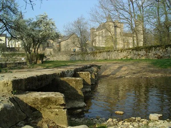 Balades ludiques pour petits et grands "Recoules-Prévinquières, la vallée de l'Olip"- Randoland