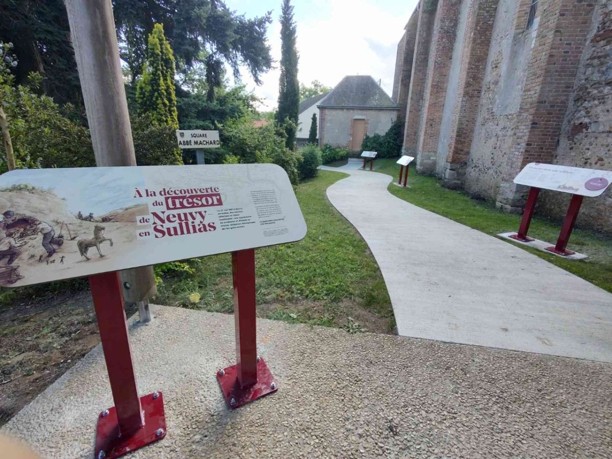 Parcours d'interprétation autour du Trésor de Neuvy-en-Sullias