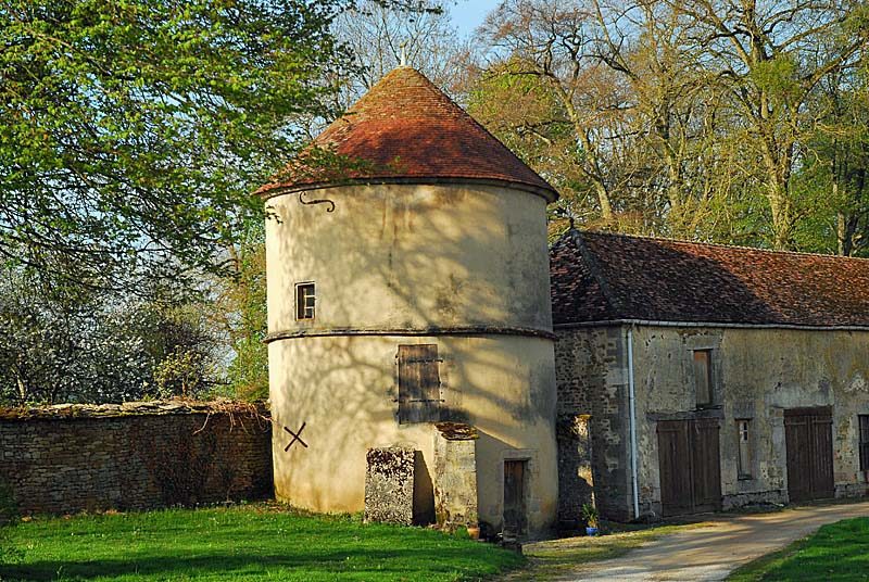 Colombier du château de Dampierre