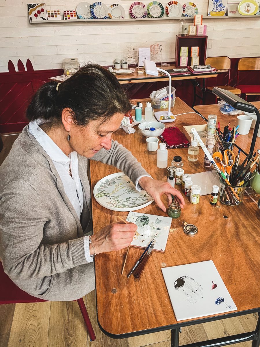 Atelier de peinture sur Porcelaine