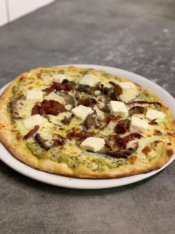 Pasta pizza