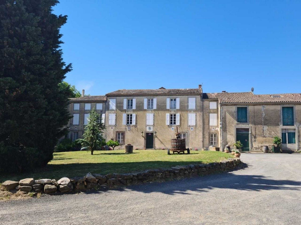 CHÂTEAU AUZIAS PARETLONGUE