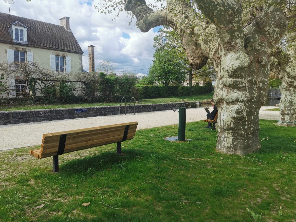 Aire de services du Canal d'Orléans à Grignon