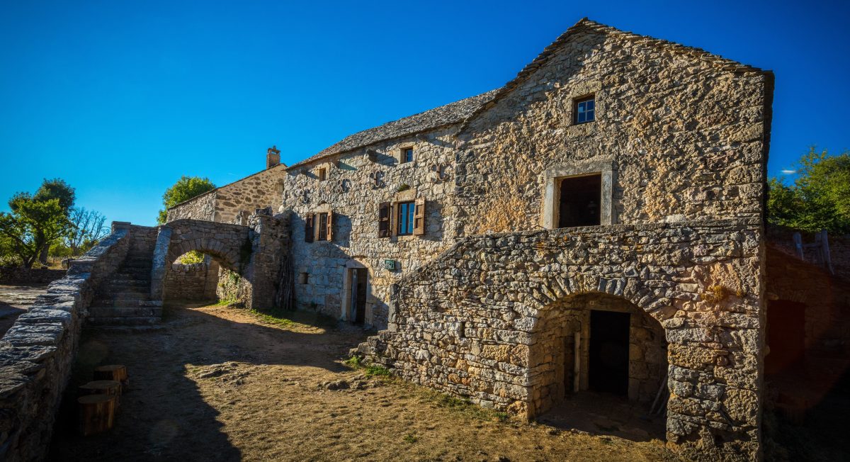 LA FERME CAUSSENARDE D'AUTREFOIS