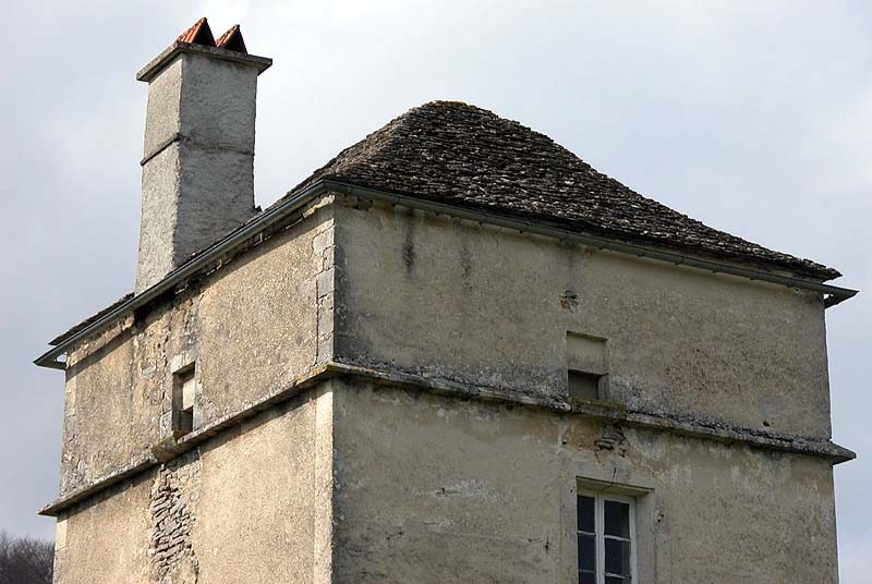 Pigeonnier de la tour carrée à Germaines