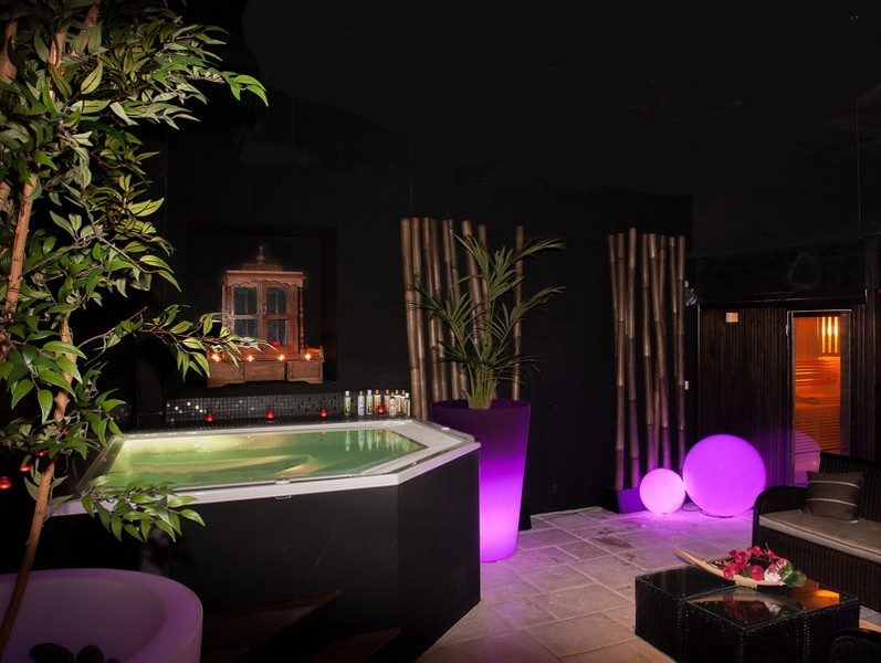 Lounge and Spa