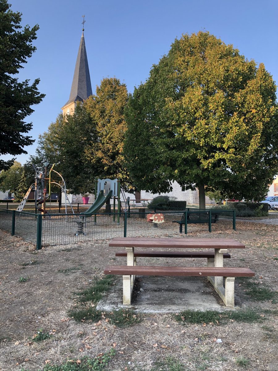 Aire de pique-nique à Charsonville