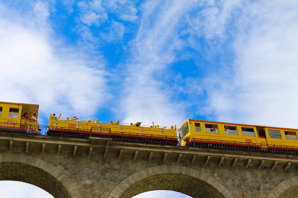 LE TRAIN JAUNE