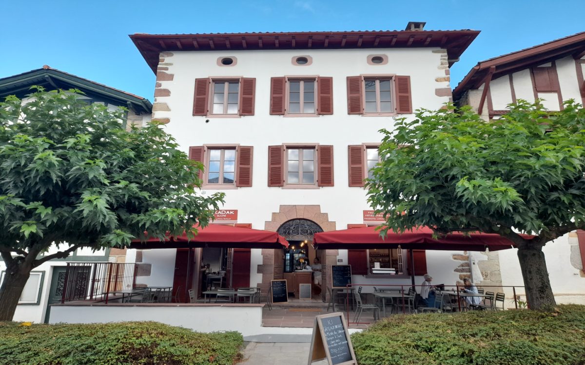 Boutique & restauration Krakadak par le Musée du Gâteau Basque de Sare