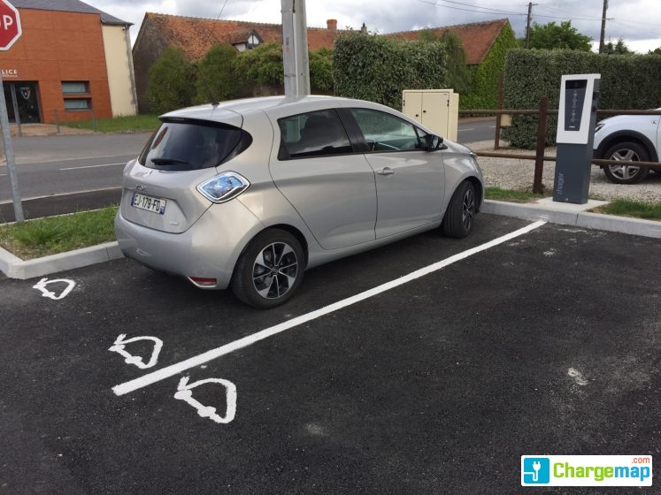 Borne de charge électrique pour voiture
