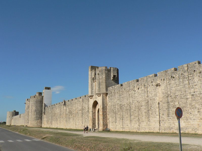 BUSCAPADE LANGUEDOC EXCURSIONS EN MINI BUS