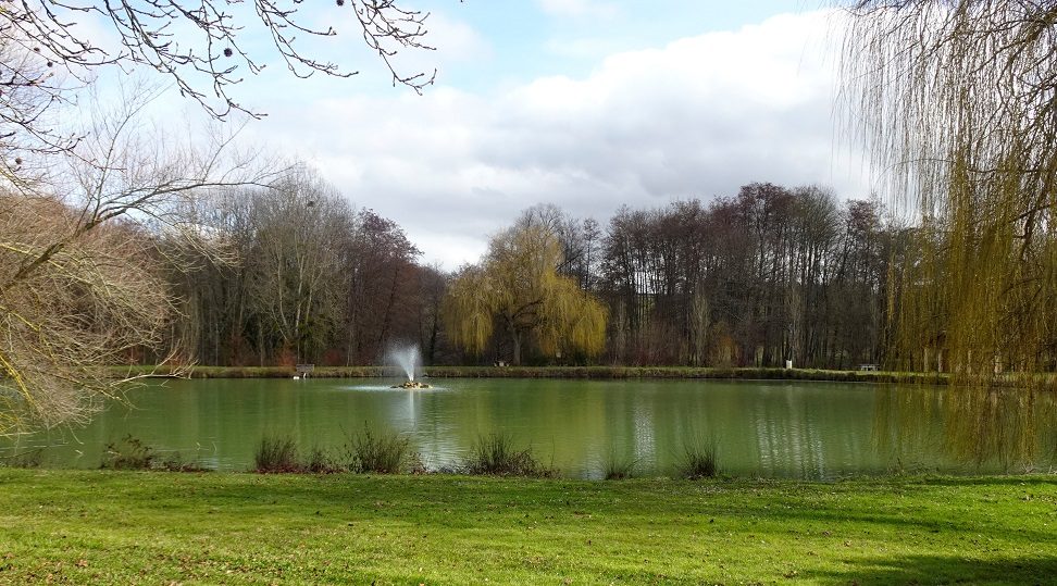 LAC DE LATOUE