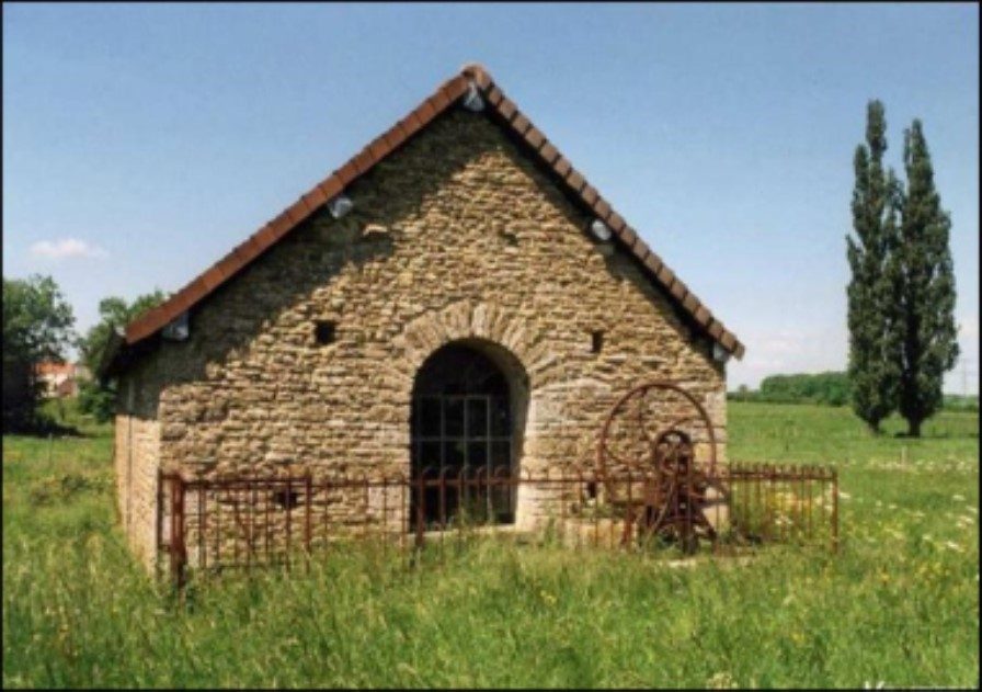 Le lavoir à Vougrey