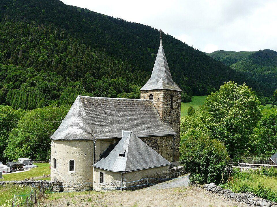 ÉGLISE ROMANE SAINT-PIERRE