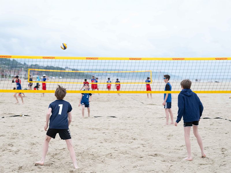 Initiation et tournoi de beach volley à Deauville
