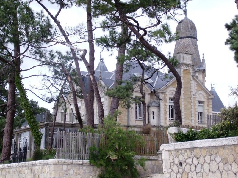 Taussat-les-Bains : Villas, célébrités et bains de mer d’autrefois