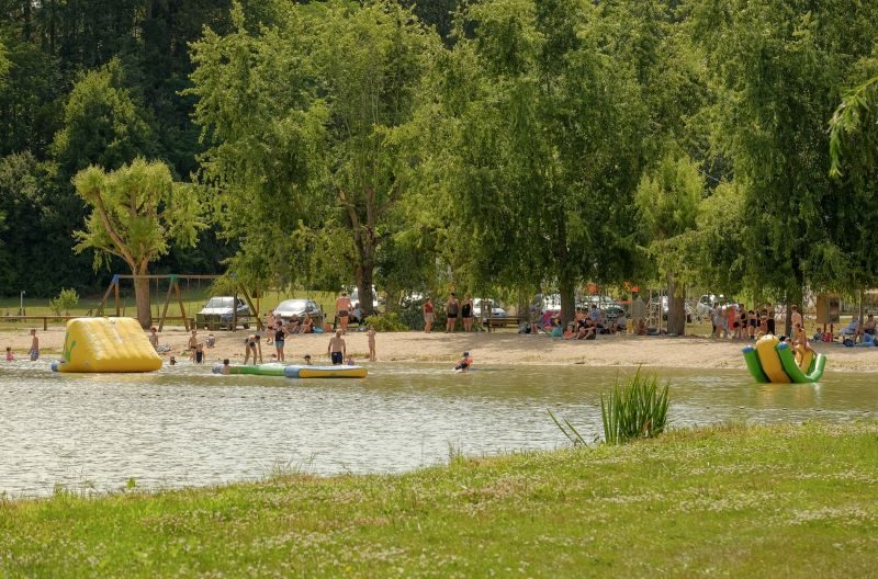 Baignade à l'Aire de loisirs la Planche Baron