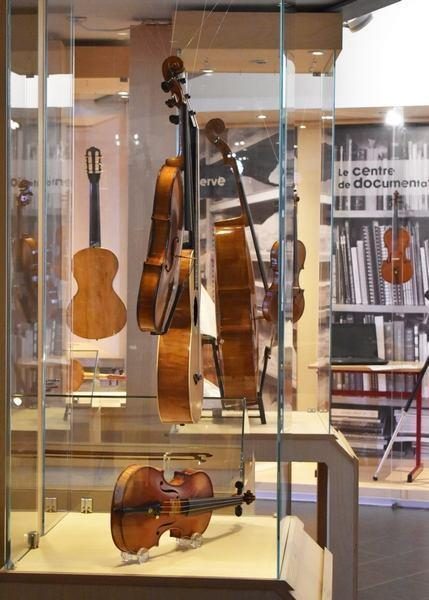Musée de la Lutherie et de l'Archèterie Françaises