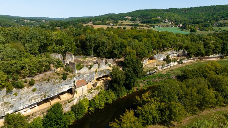 Les vacances d'été au village troglodytique de la Madeleine