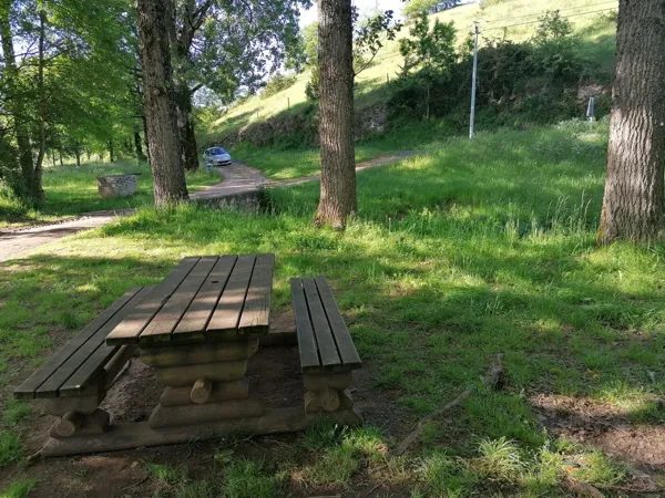 Aire de pique-nique de la fontaine d'Esparces à  Vimenet