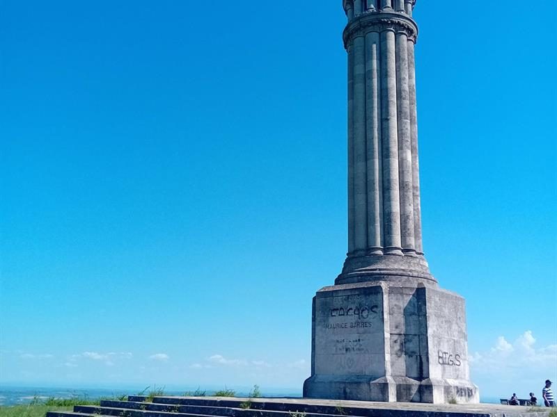 Monument barres