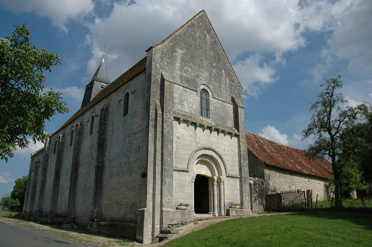 Eglise Saint-Denis - Berry Roman