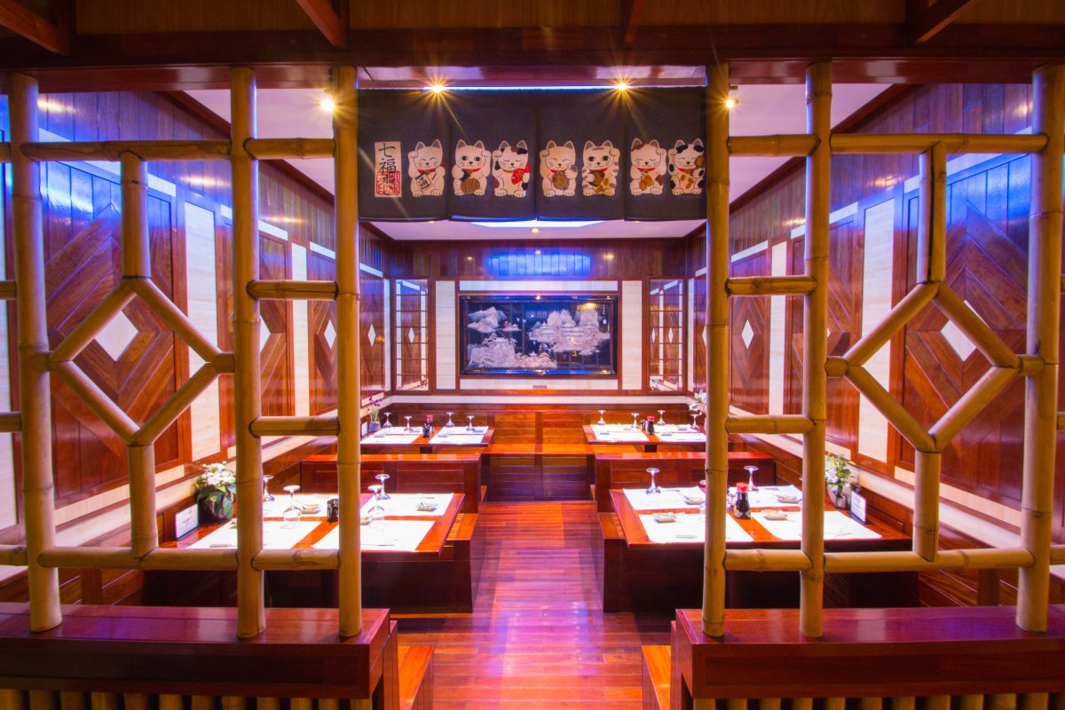 SUSHI BOAT