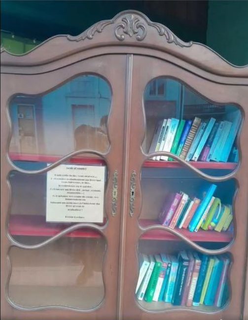 Boîte à livres chez les Jardins de Tim et Lili