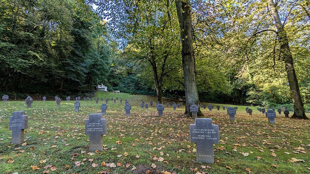 Cimetière militaire allemand de Veslud