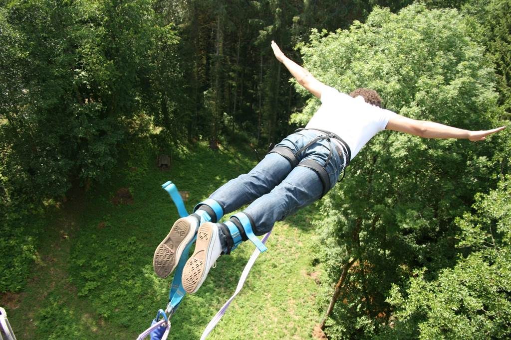 Saut à l'Élastique au viaduc d'Ariéthal