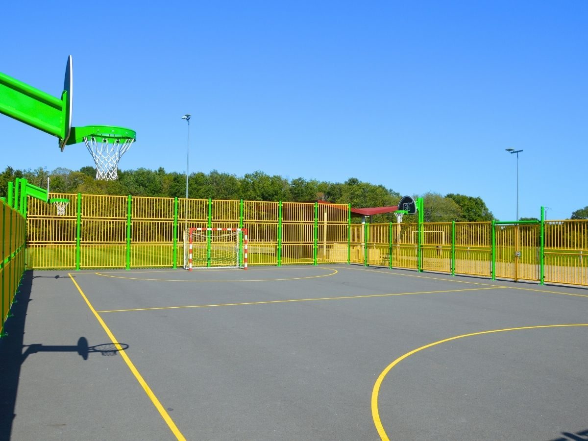 Terrain omnisports