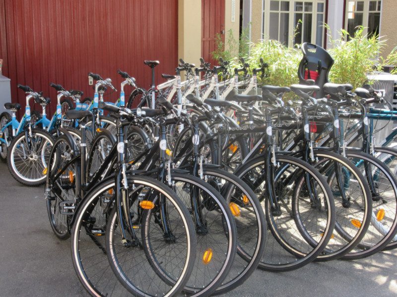 A bicyclette