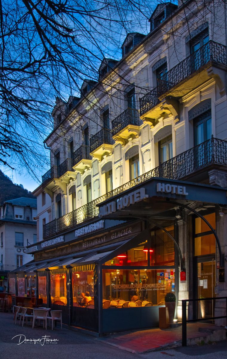CAFÉ DE LA PAIX