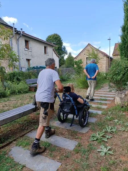 Prêt d'un fauteuil roulant tout-terrain Hippocampe - Parc naturel régional – Géoparc mondial UNESCO des Causses du Quercy