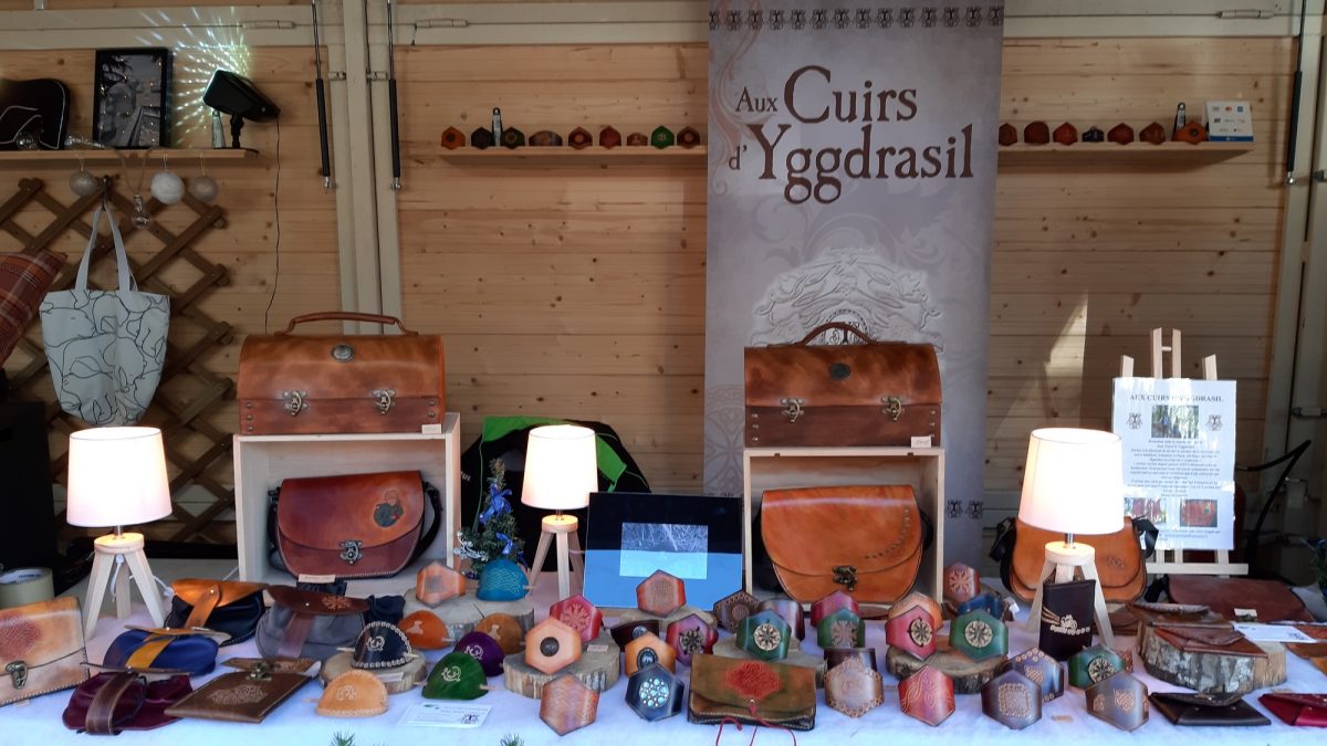 Aux cuirs  d'Yggdrasil