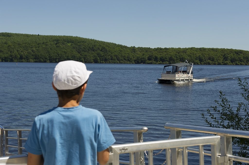 Bateau Navette du Lac de Vassivière