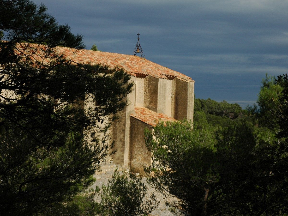 CHAPELLE NOTRE DAME DES AUZILS ET CIMETIÈRE MARIN