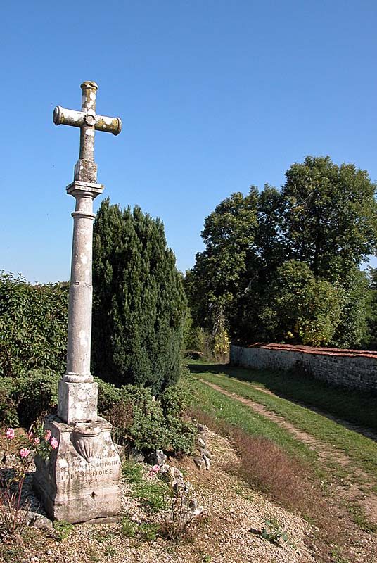 Croix de Saint-Broingt-le-Bois (3)