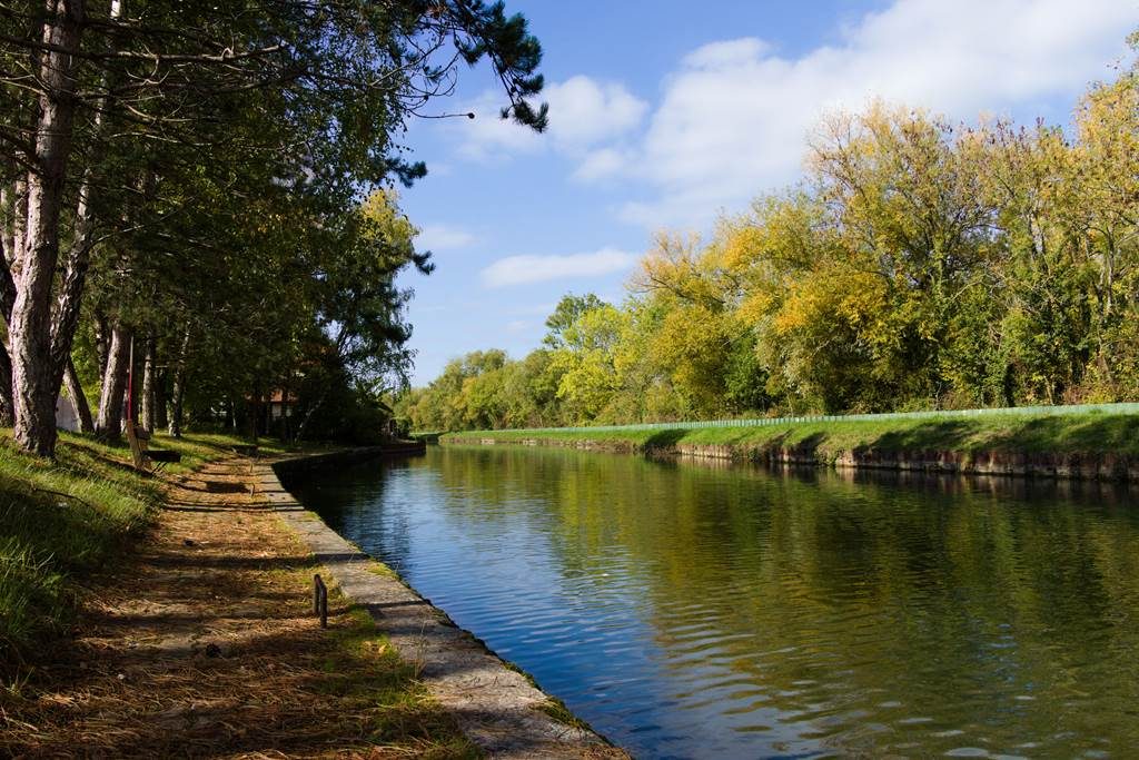 Halte Fluviale d'Attigny