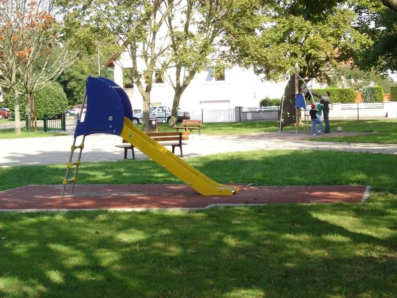 Aire de jeux d'Erstein-Krafft, rue des Eglantines