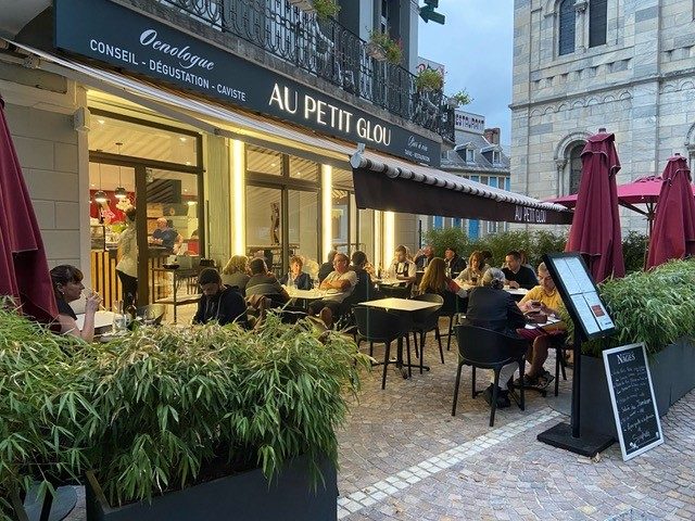 AU PETIT GLOU