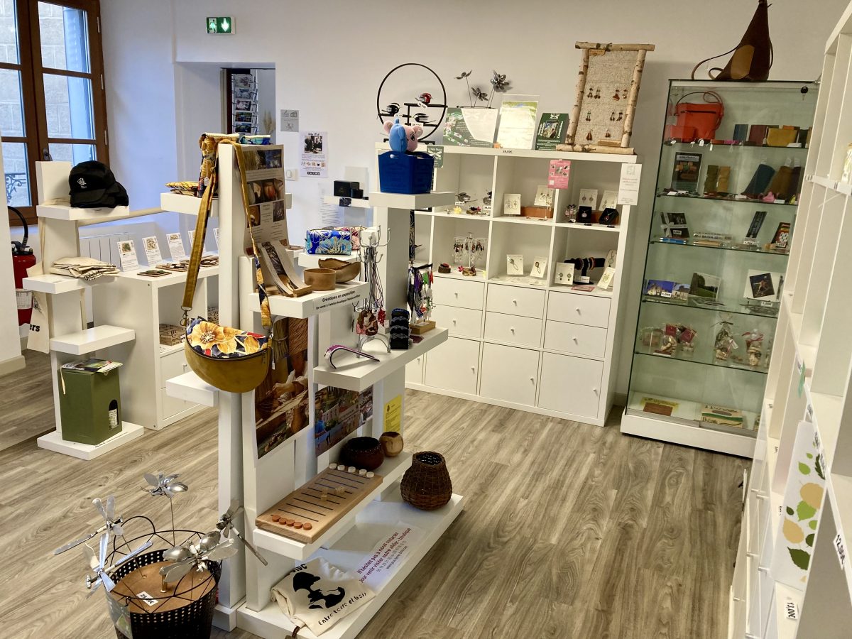 Boutique de l'Office de Tourisme des Portes de Vassivière