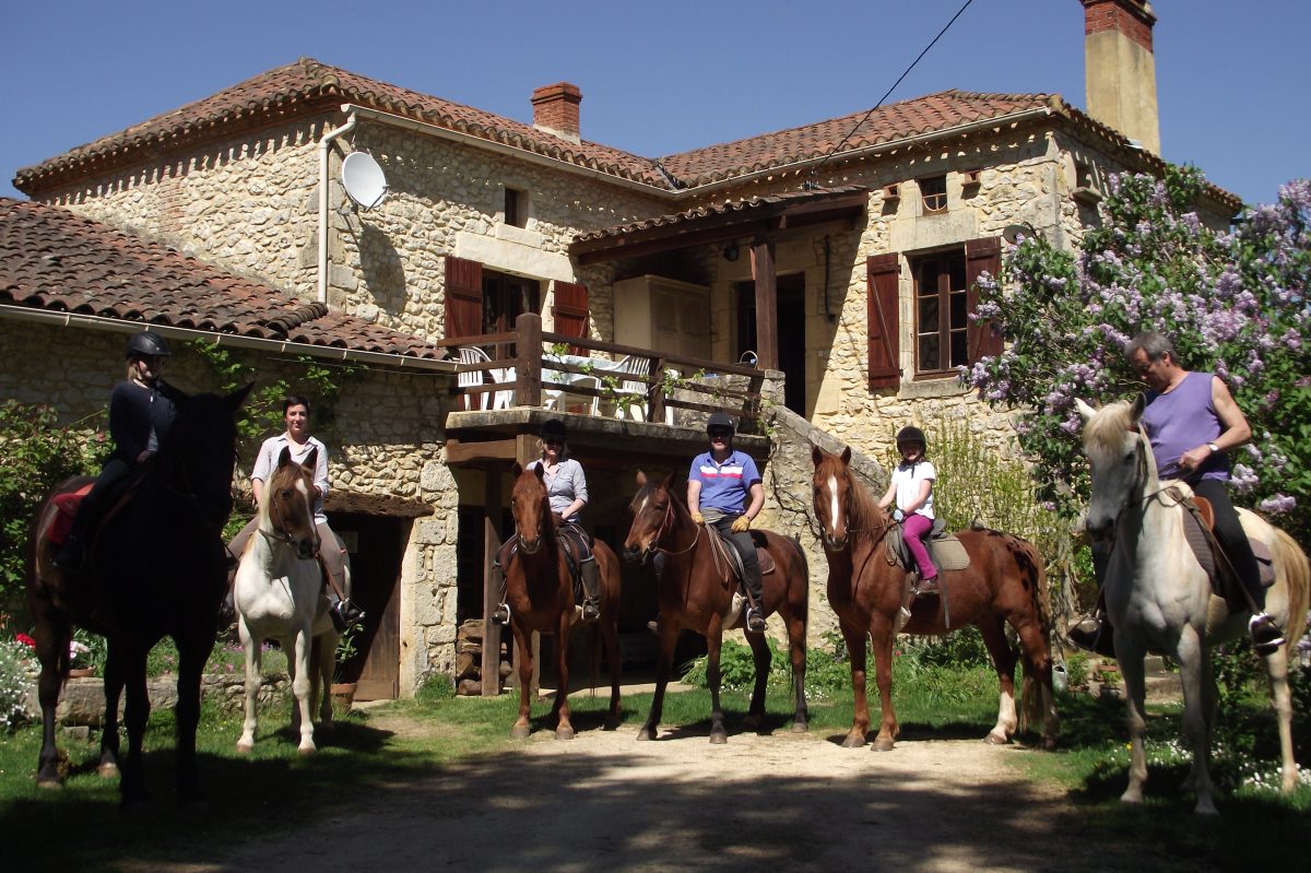 Ferme Equestre Le Cheval Blanc