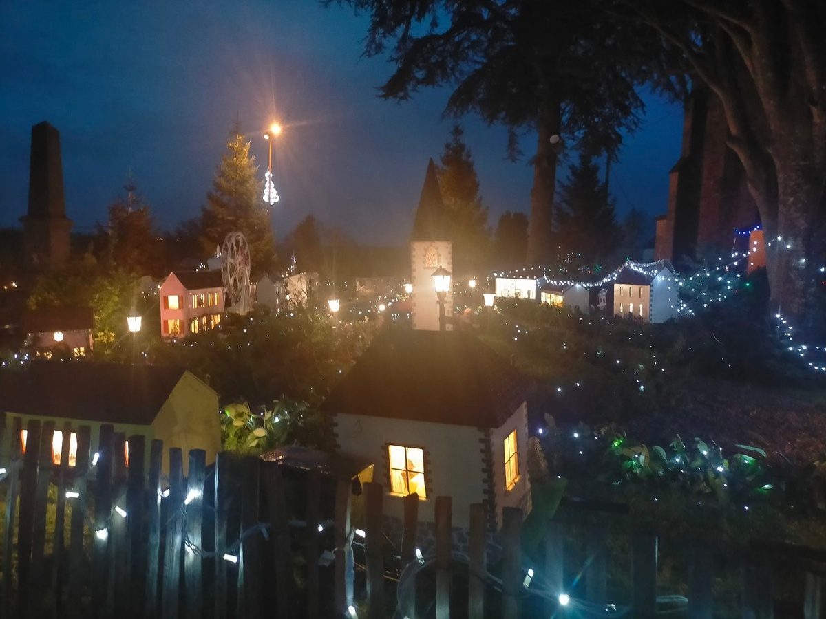 Marché de Noël et mini village illuminé