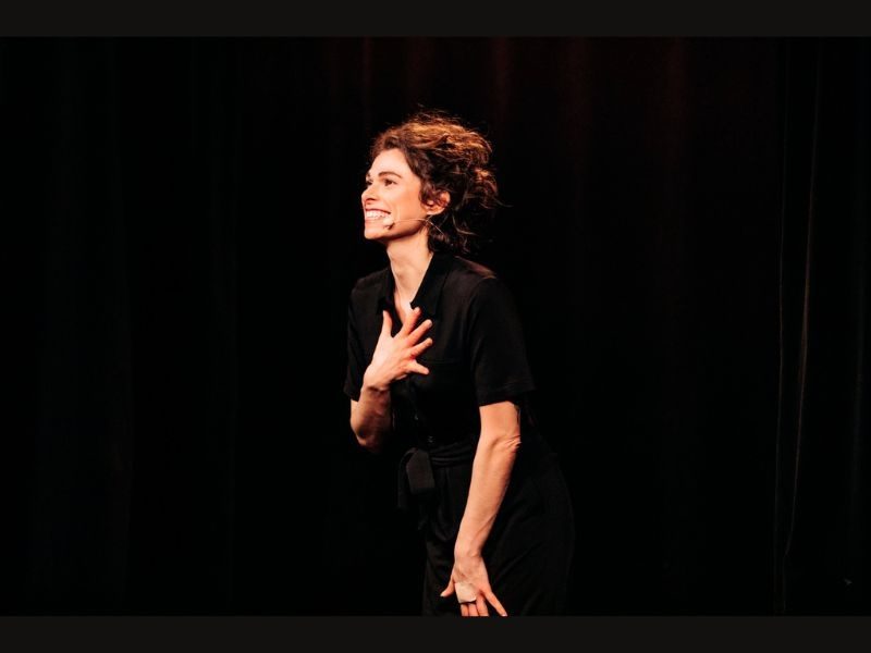 Humour : Lisa Perrio "C'est compliqué, je t'expliquerai"